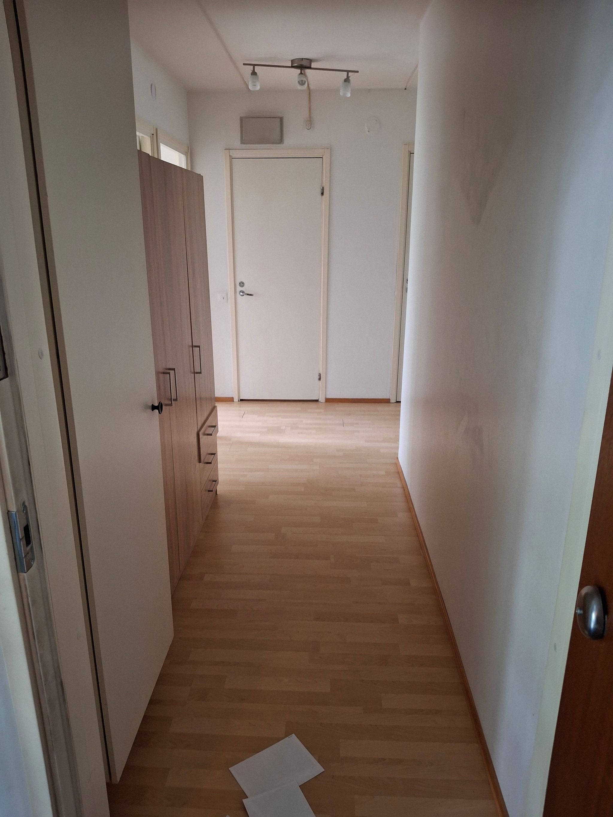 Image 3/12