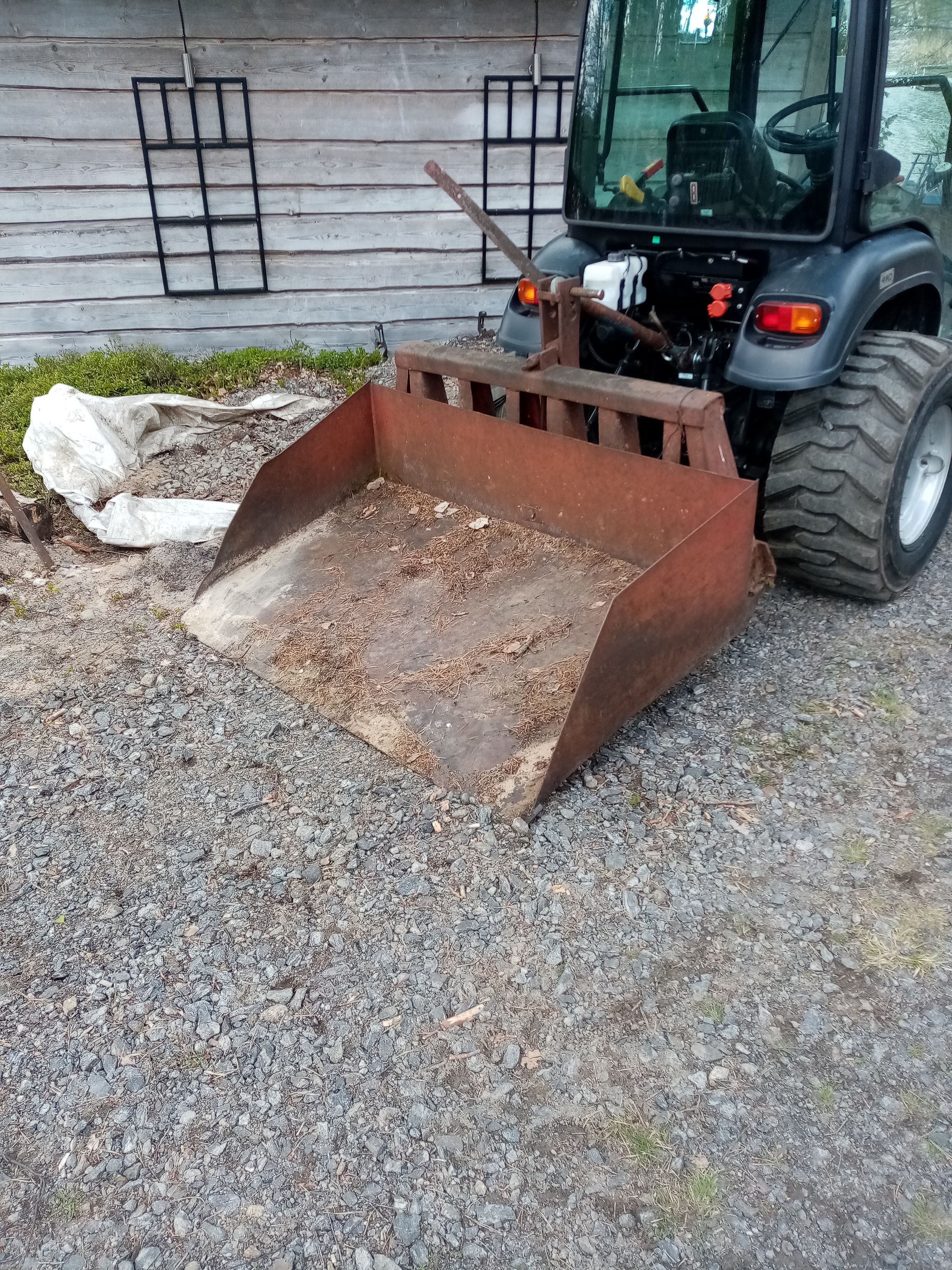 Image 1/4