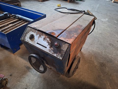 Image 2/5