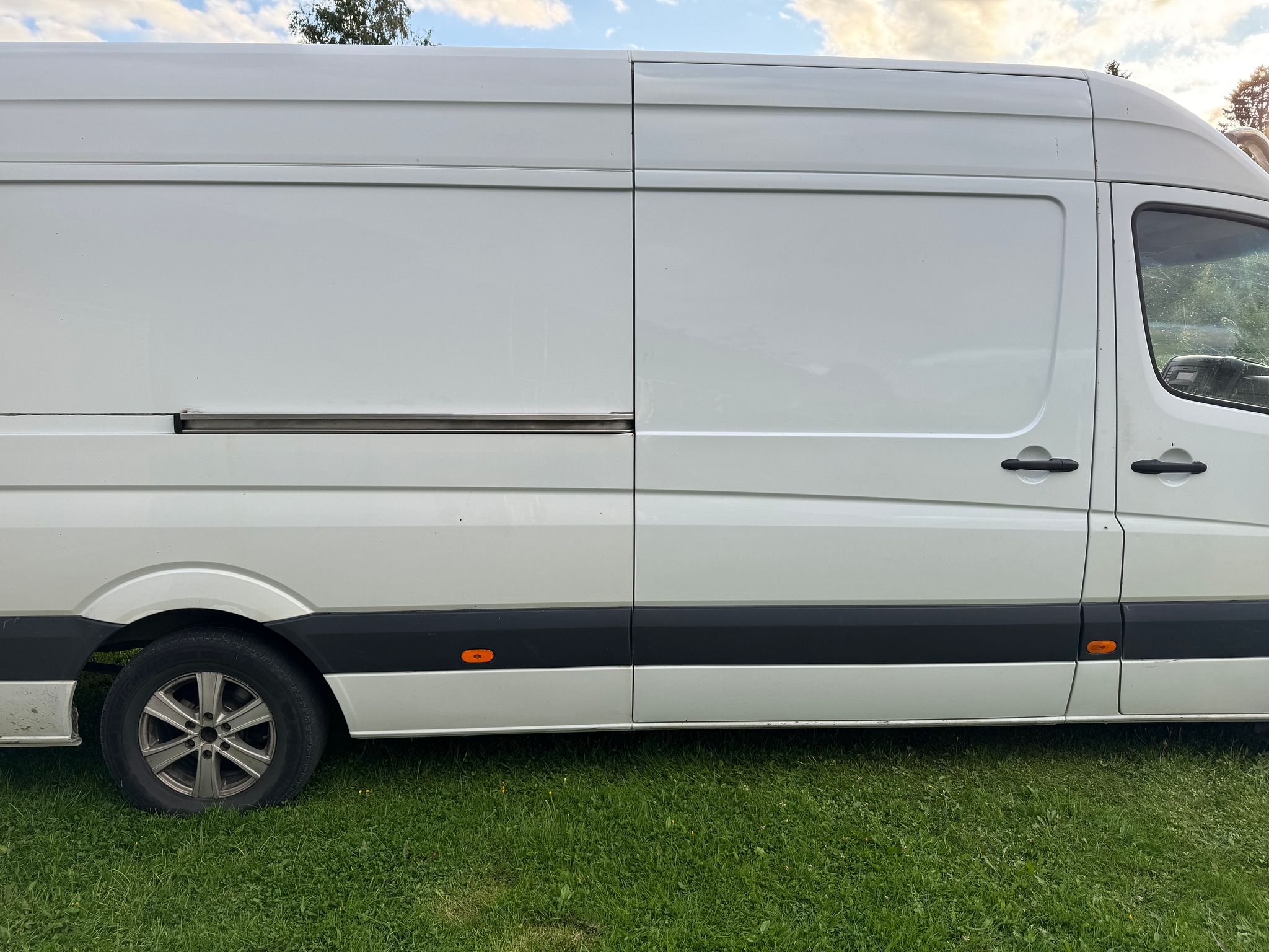 Image 4/19