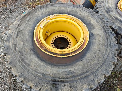Image 2/5