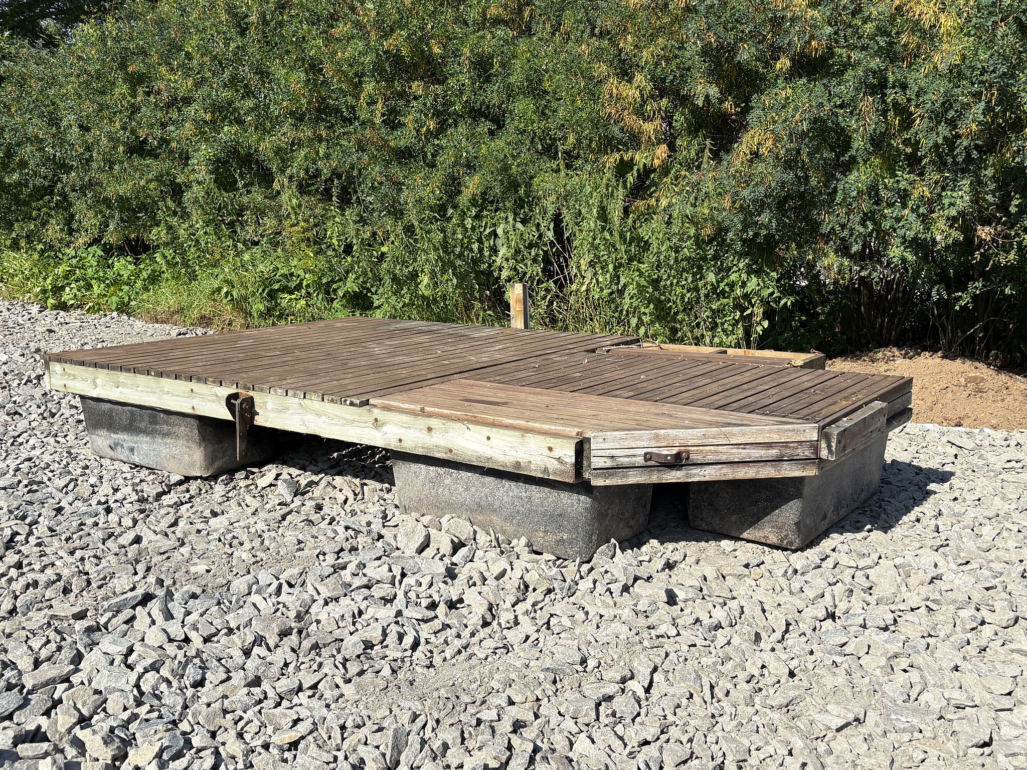 Image 2/6