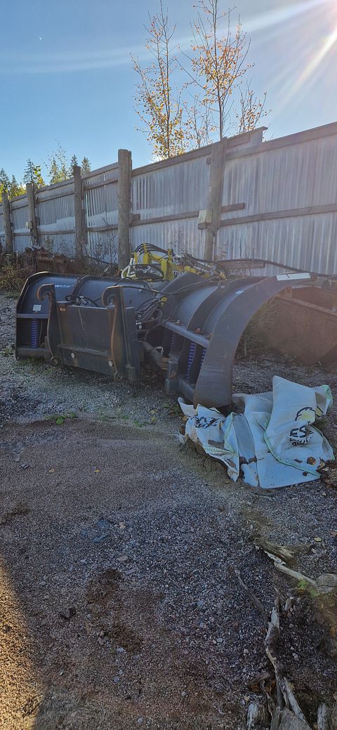 Image 3/5