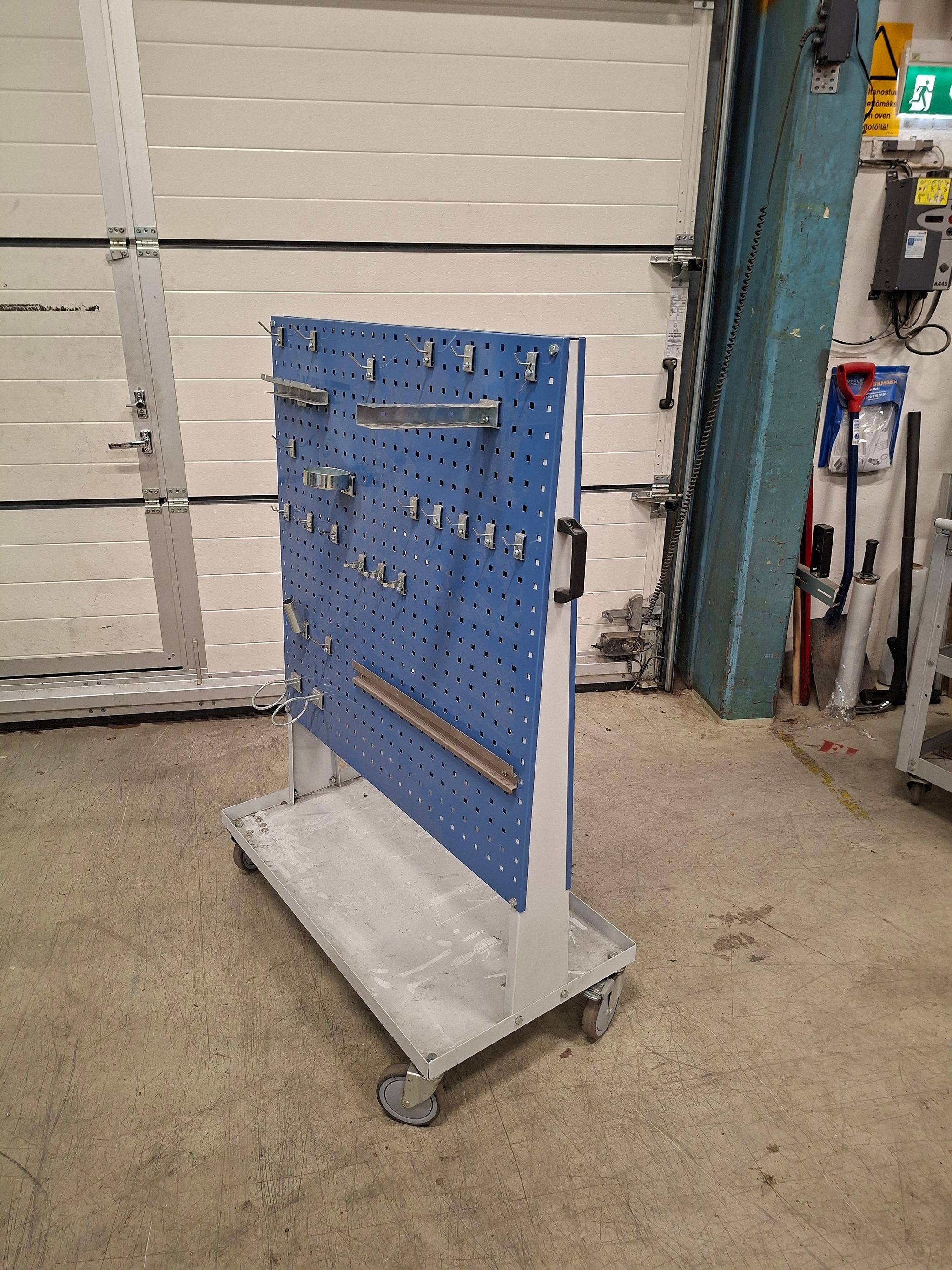 Image 3/6