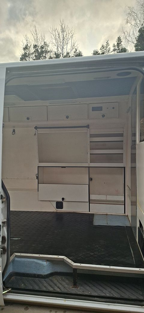 Image 10/14