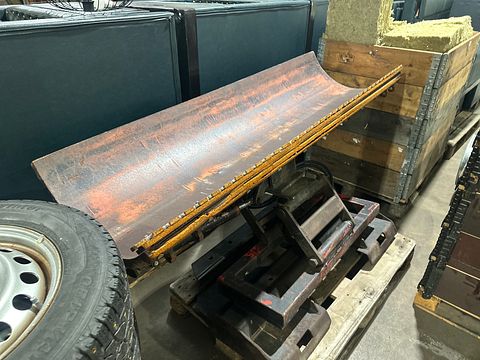 Image 6/8