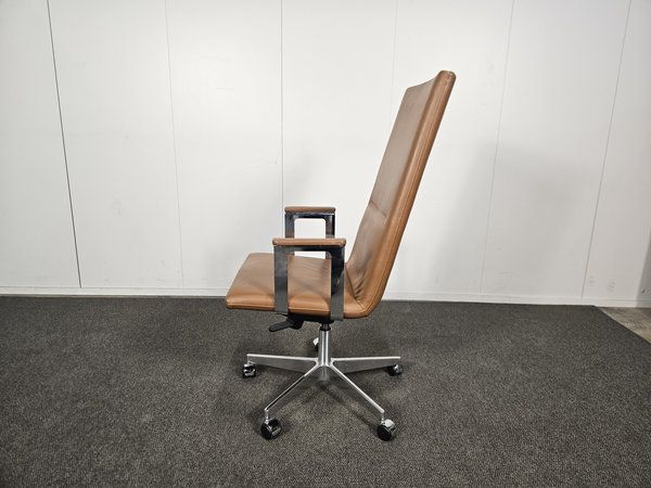 Image 4/12