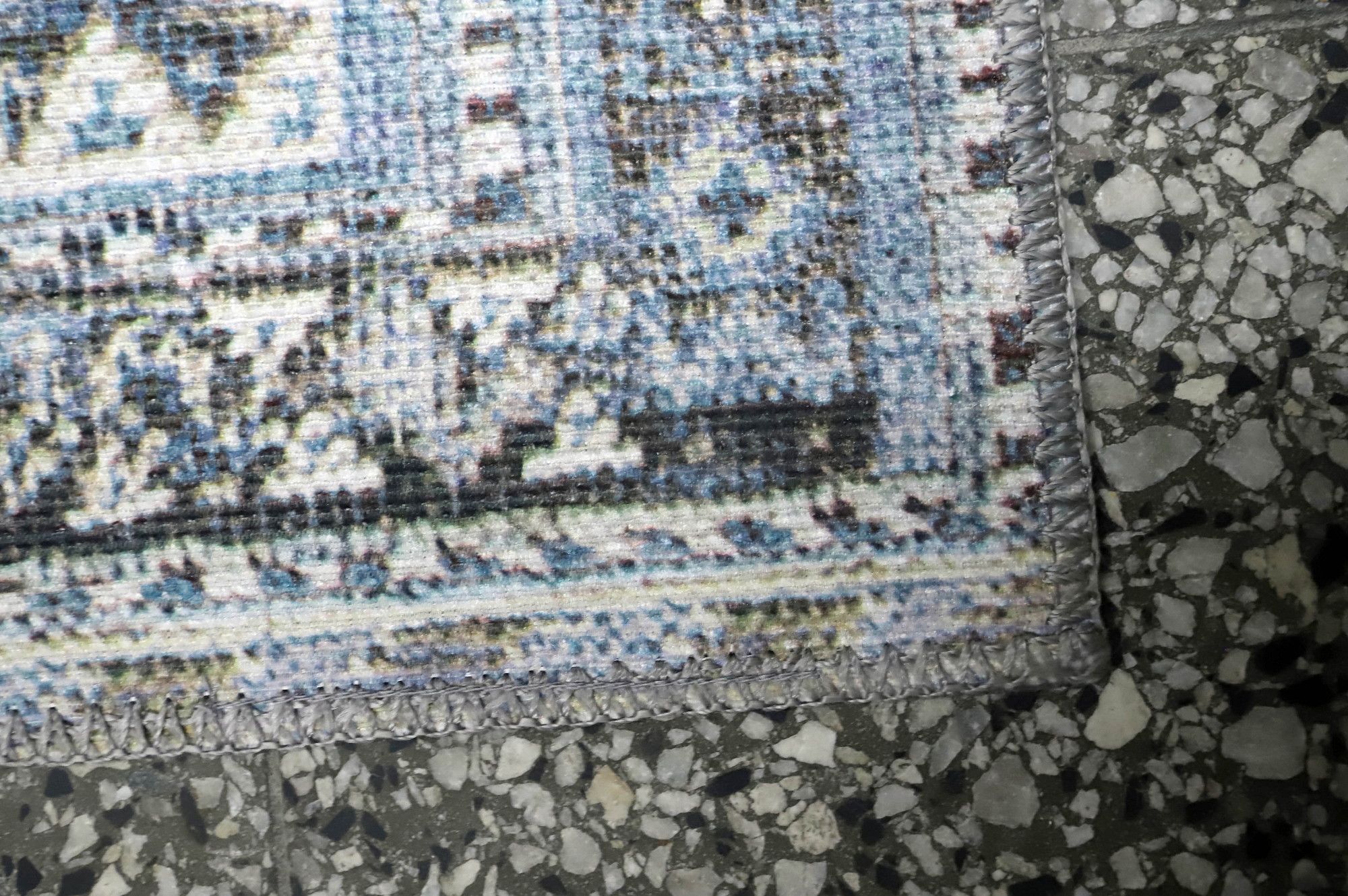 Image 4/8