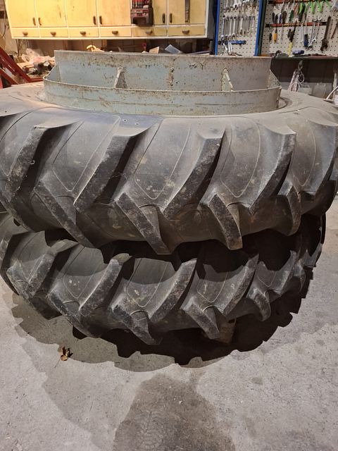 Image 1/4