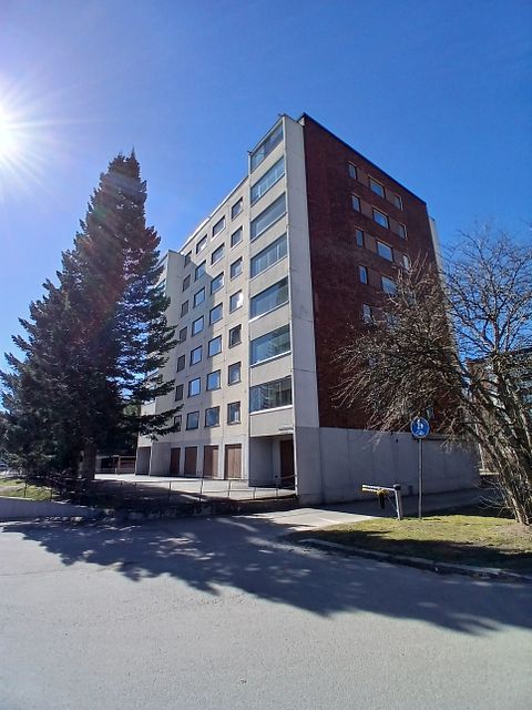 Image 1/17