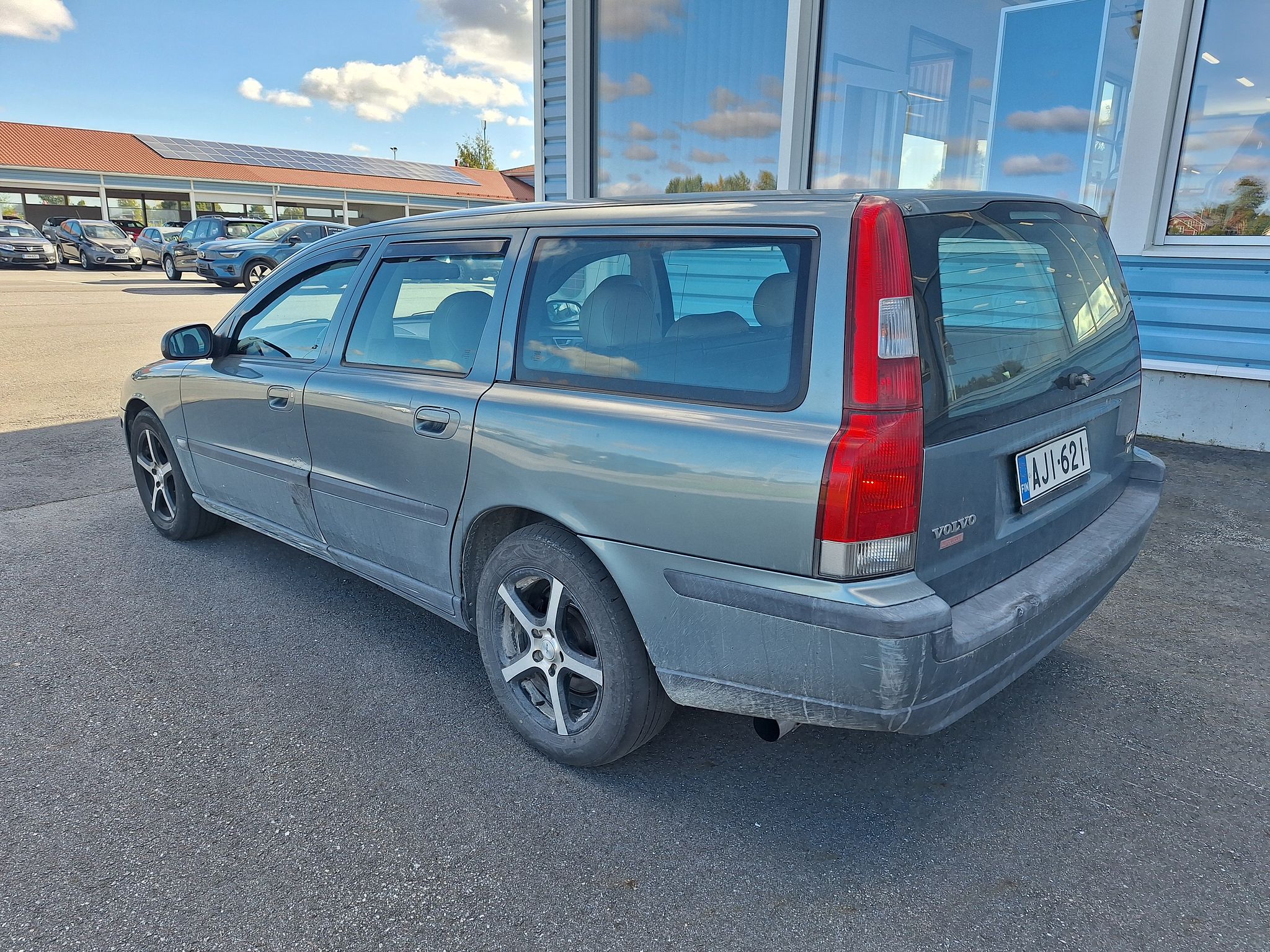 Image 3/18