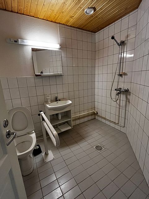 Image 60/104