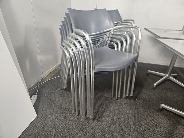Image 11/17