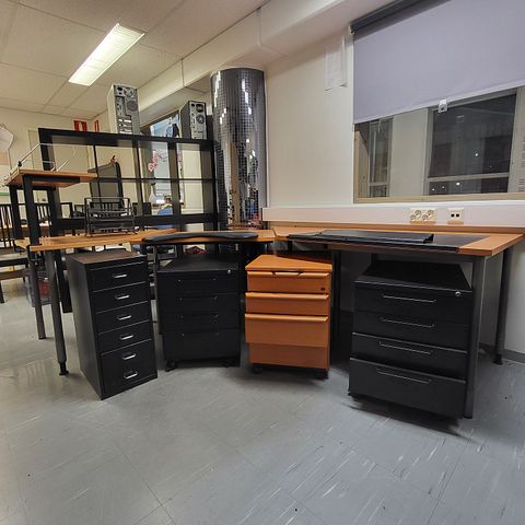 Image 1/6