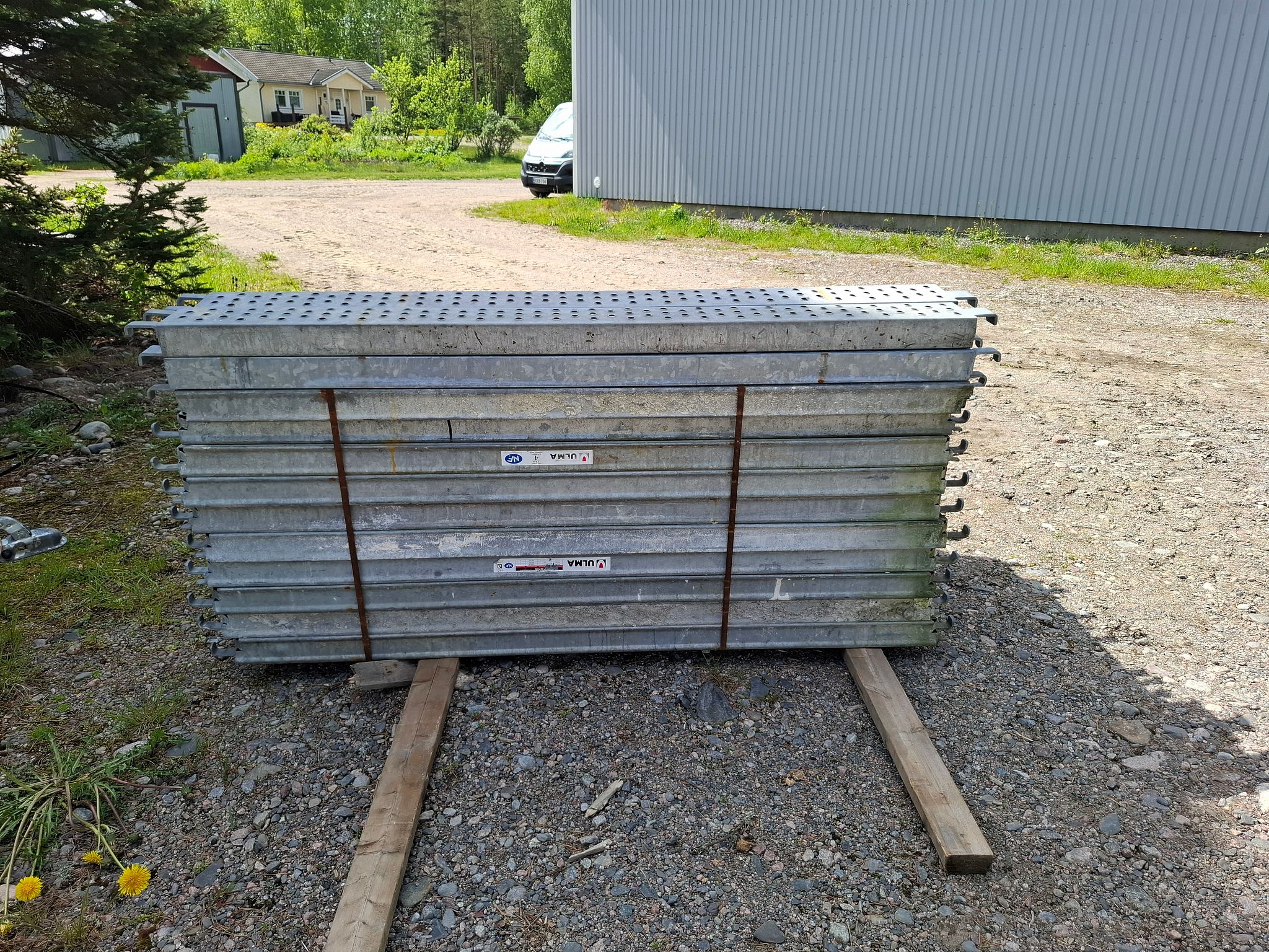 Image 7/9