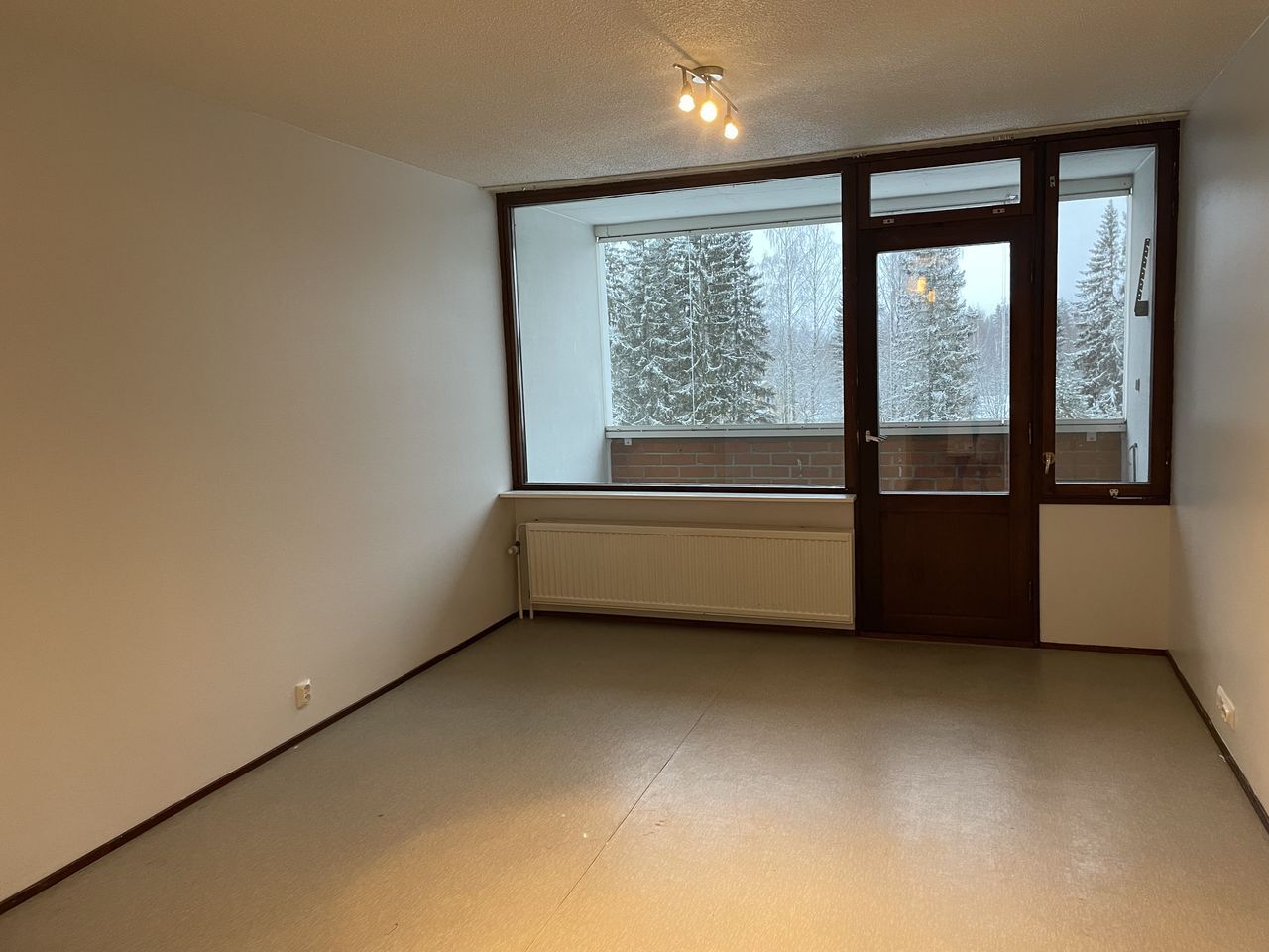 Image 6/19