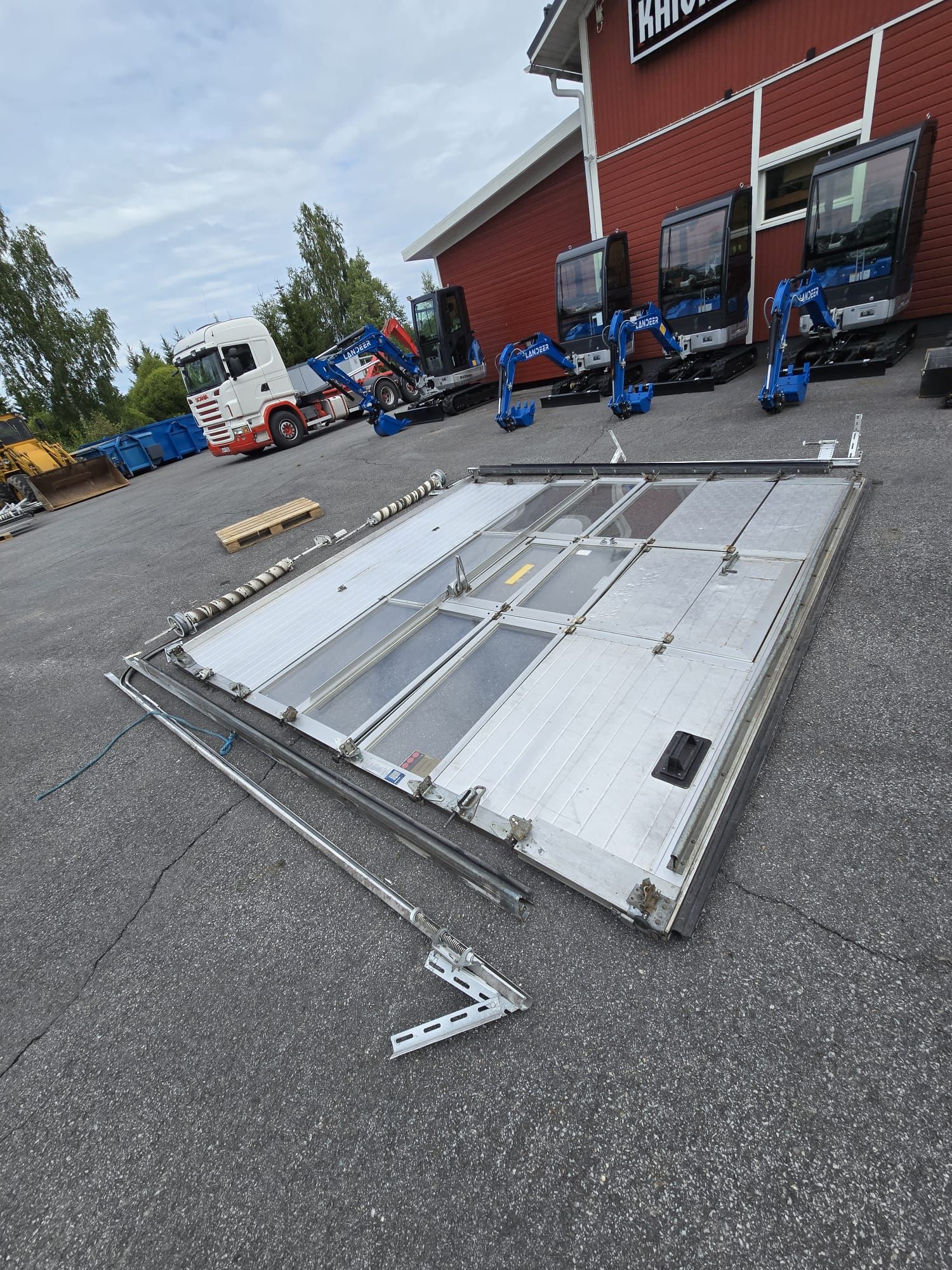Image 2/4