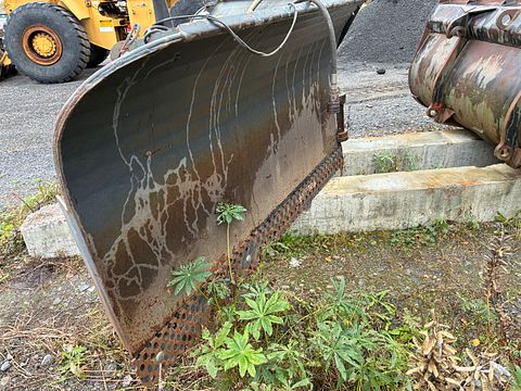 Image 2/9