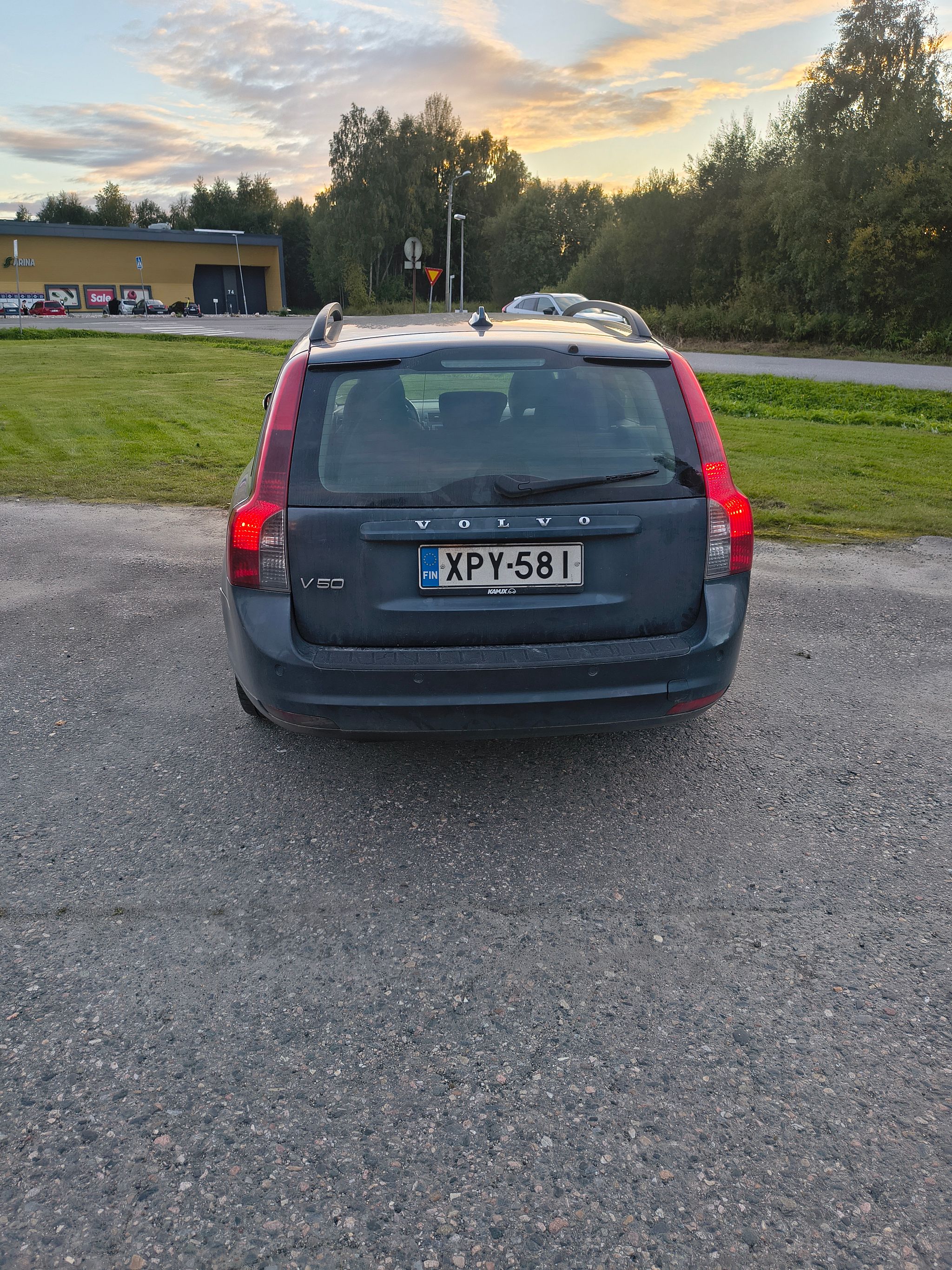 Image 2/9
