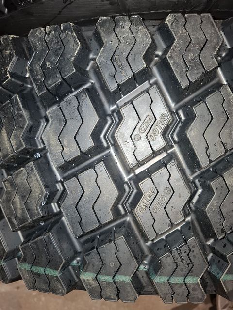Image 2/5