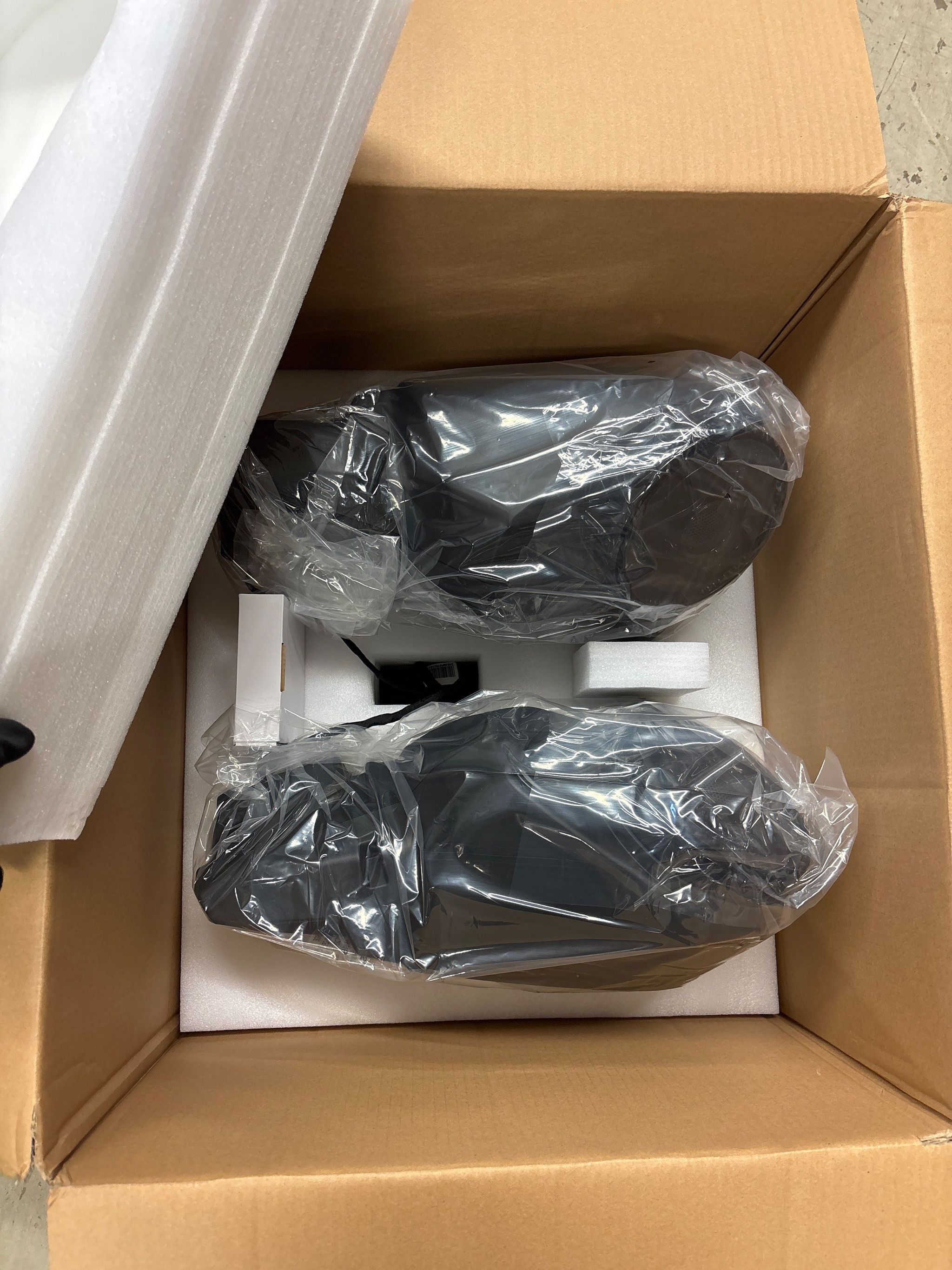 Image 1/8