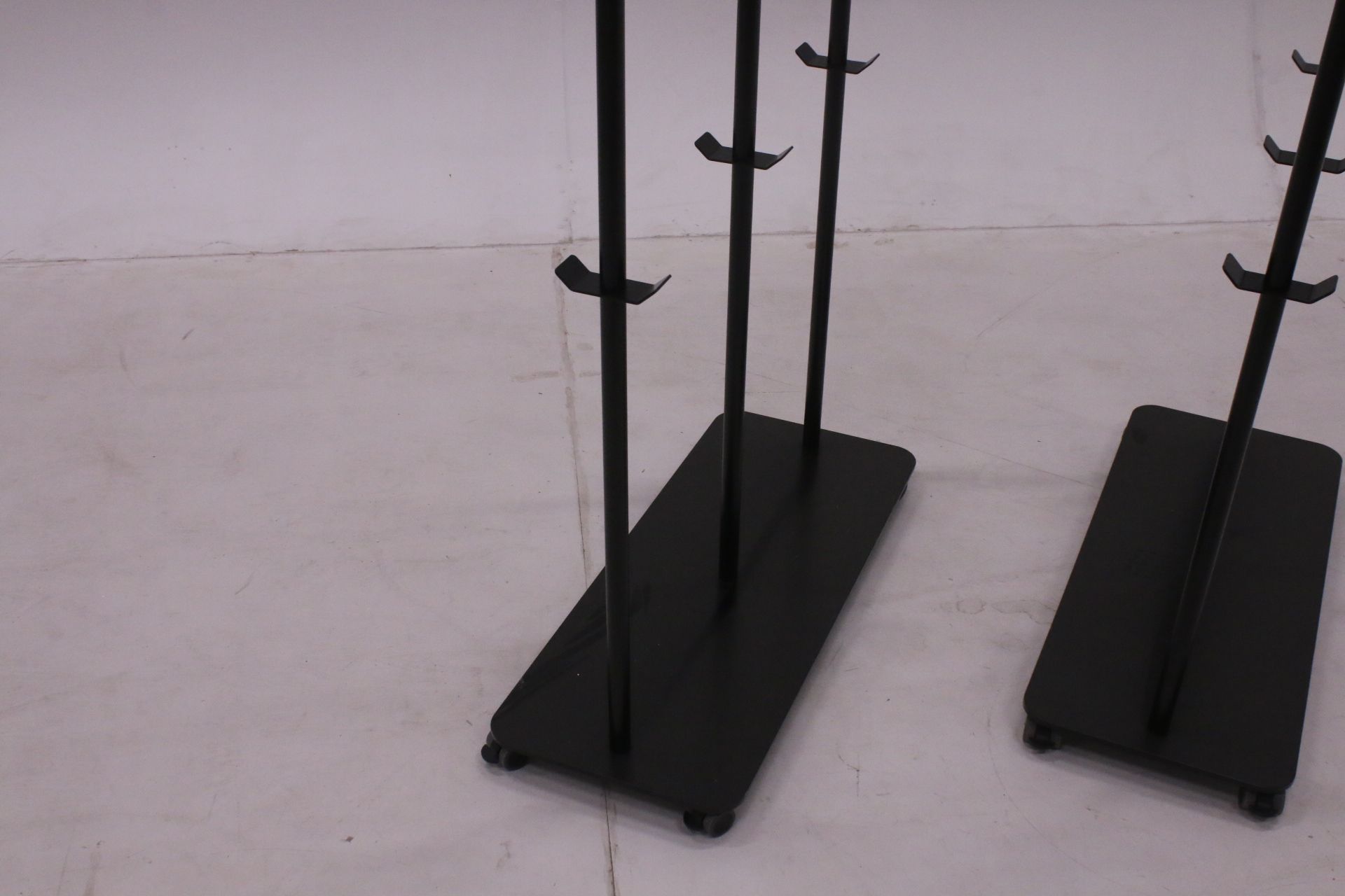 Image 5/8