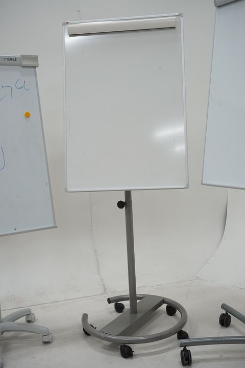 Image 5/9