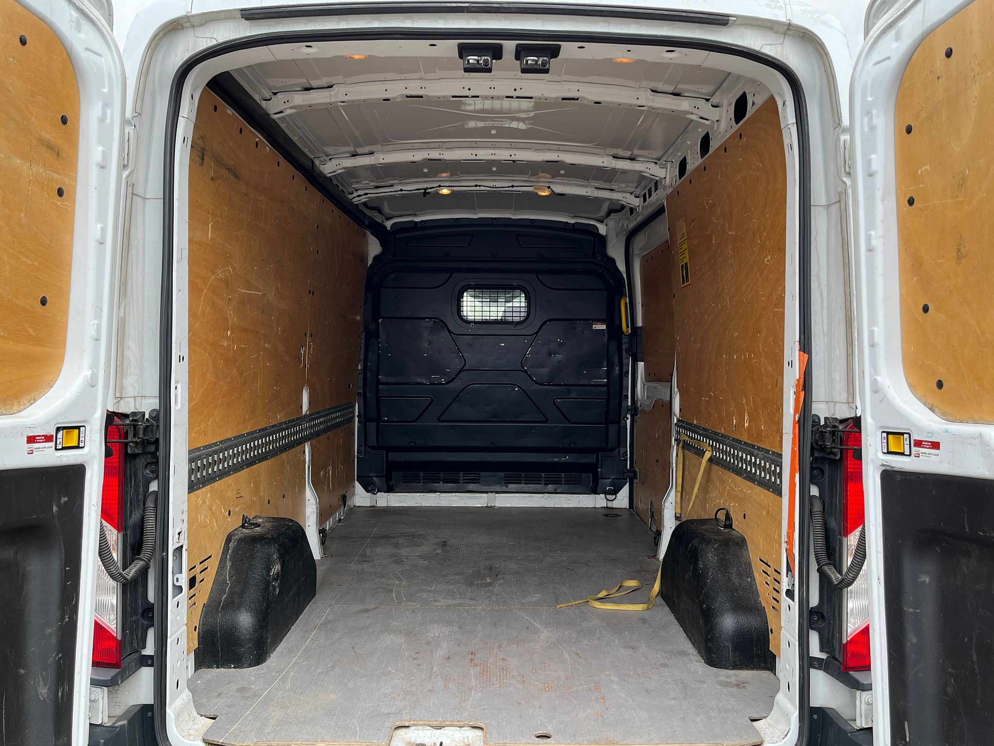 Image 13/56