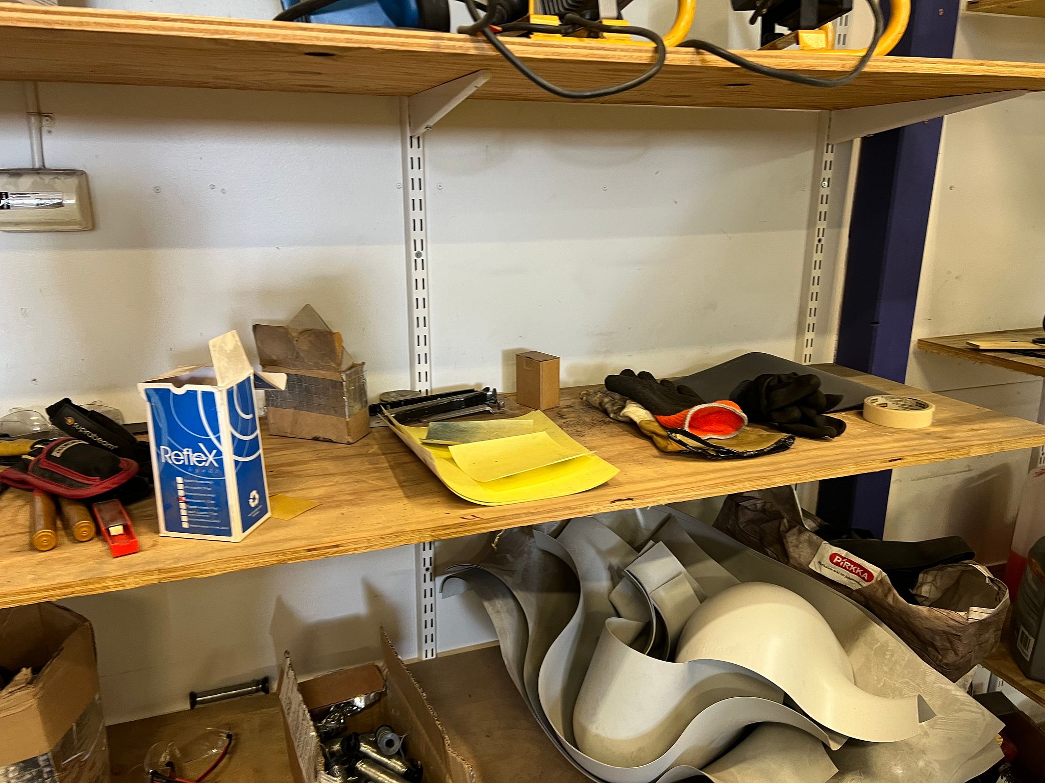 Image 8/16