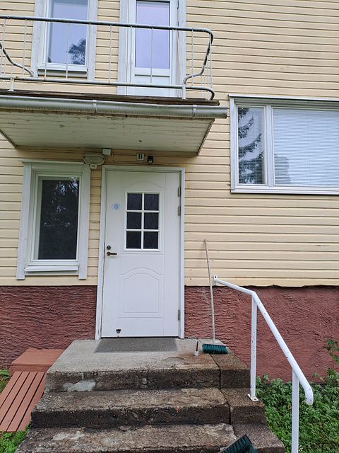 Image 1/23