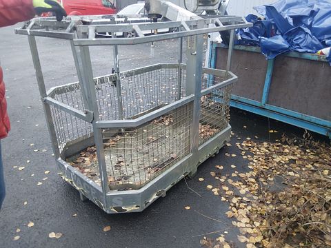 Image 3/7