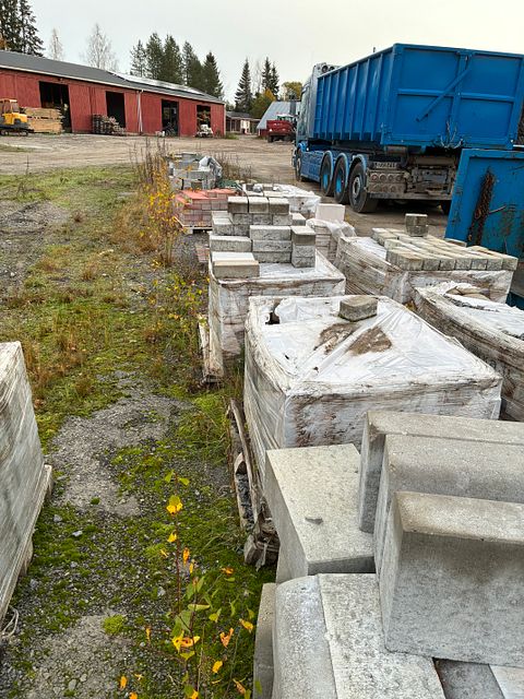 Image 1/9