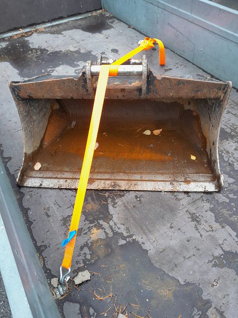 Image 1/2