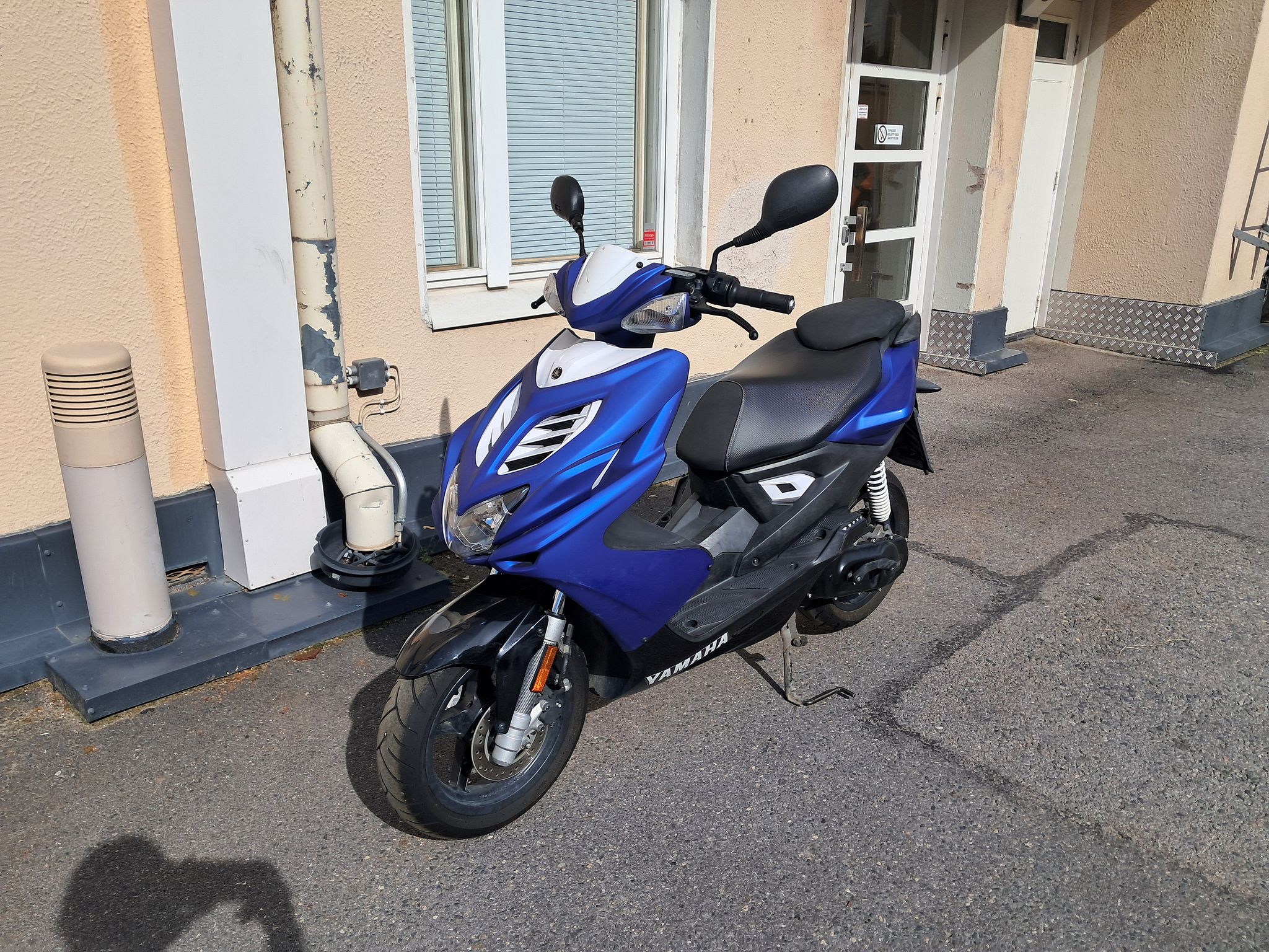 Image 1/9
