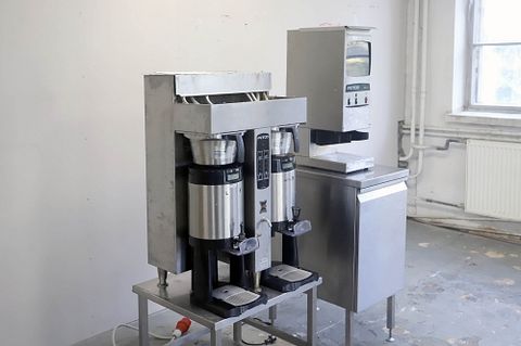Image 1/30