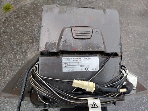 Image 7/7