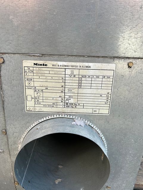 Image 3/3