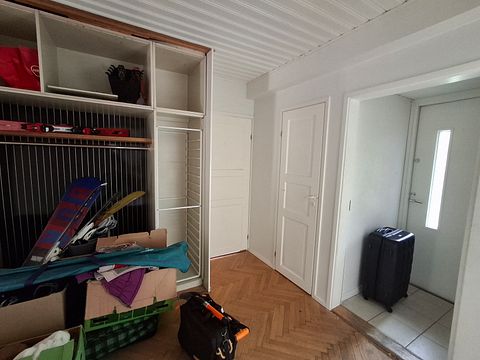 Image 19/30