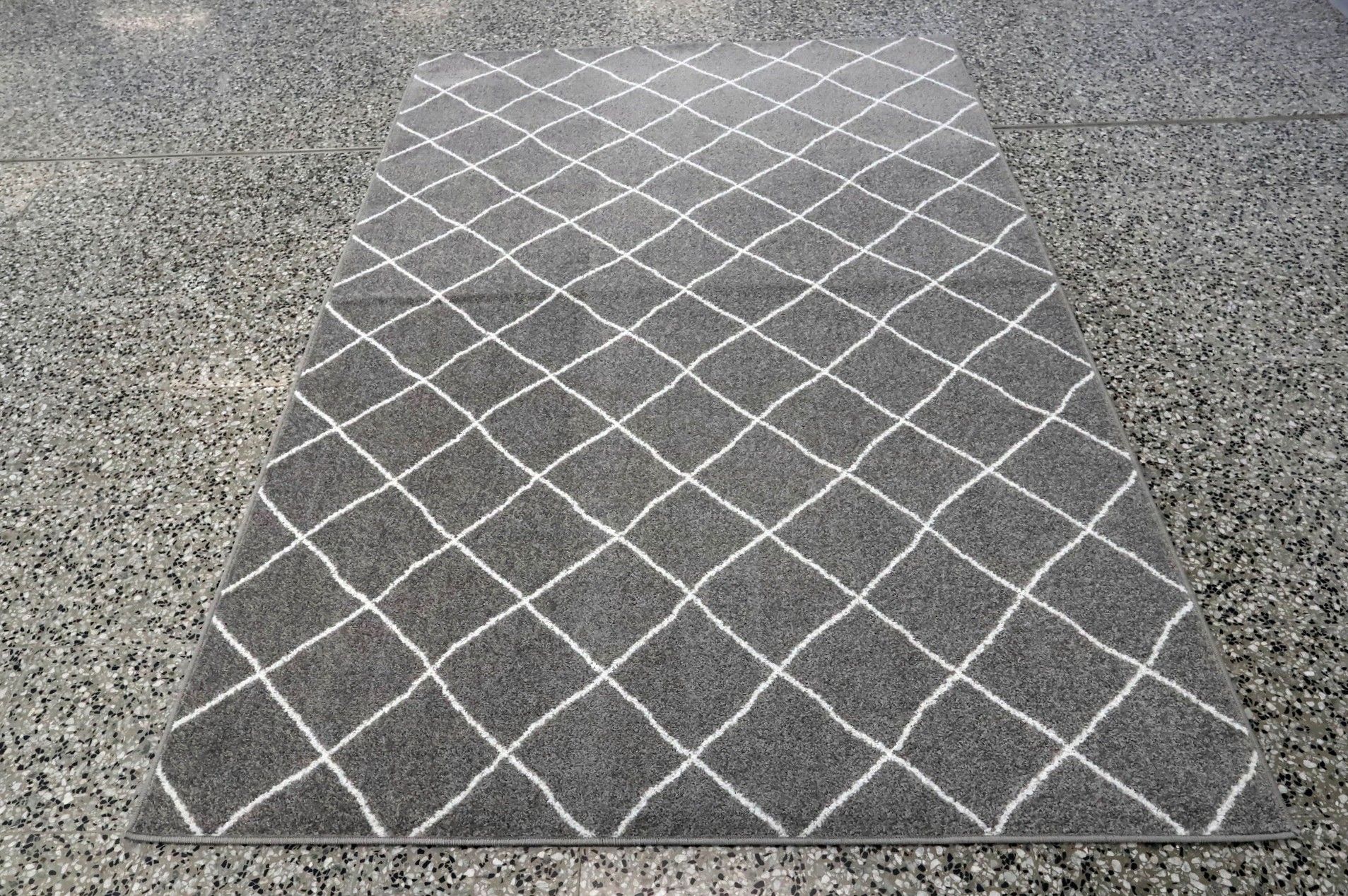 Image 2/6