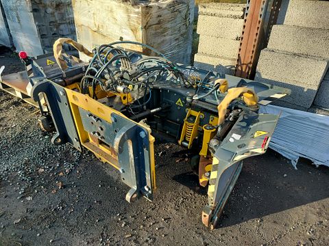 Image 1/15