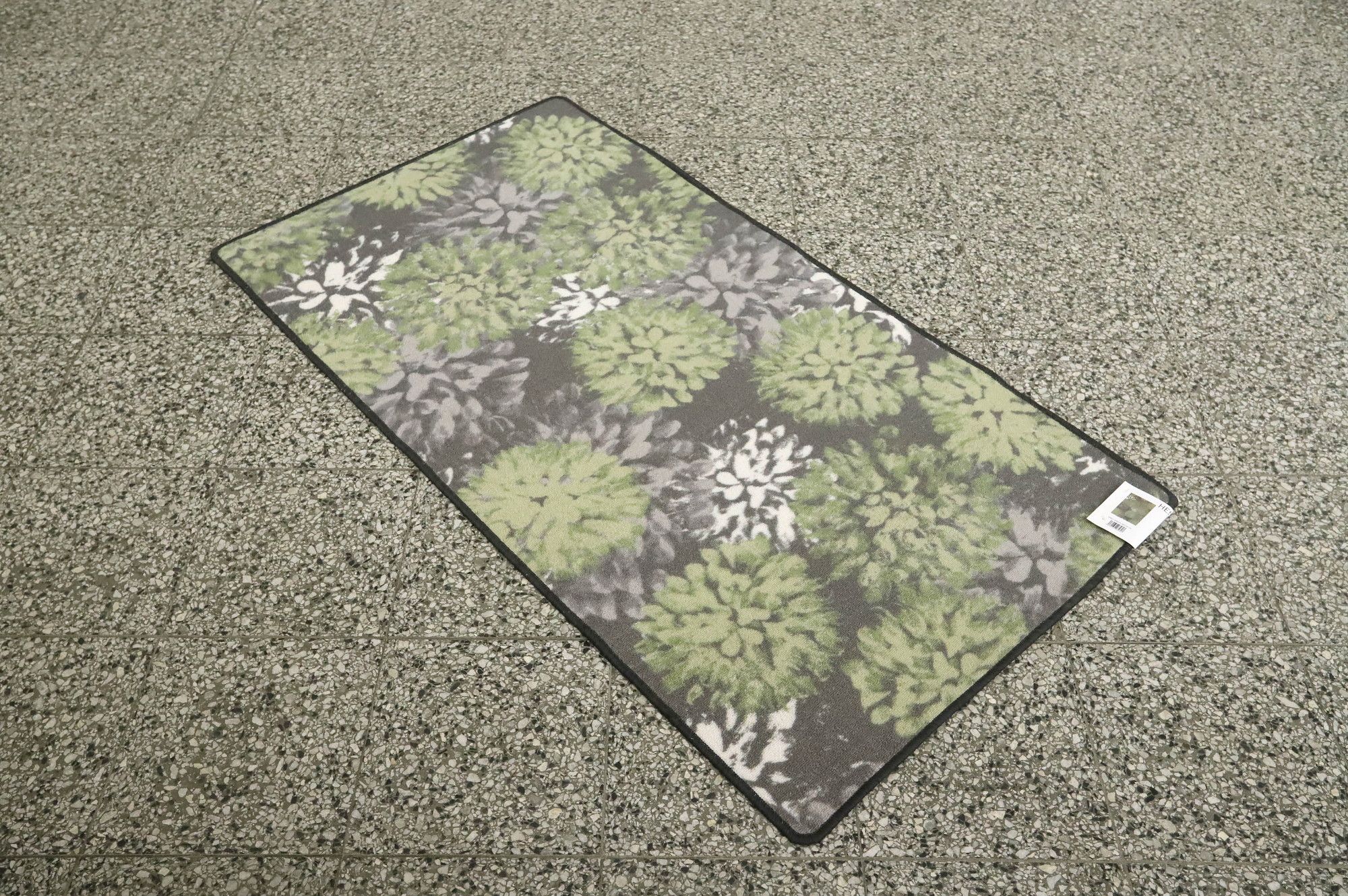 Image 1/8