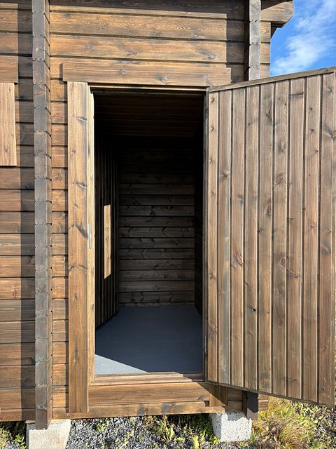 Image 8/8
