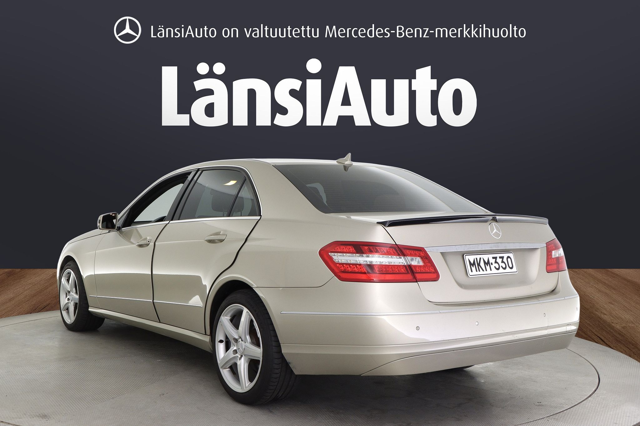 Image 3/42