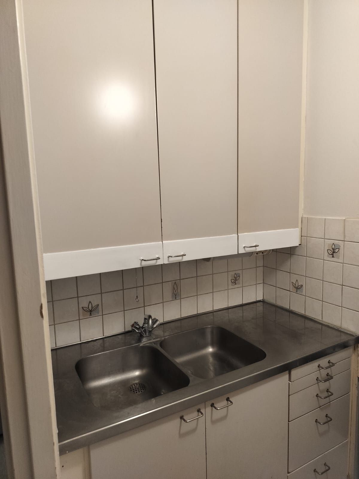 Image 4/19