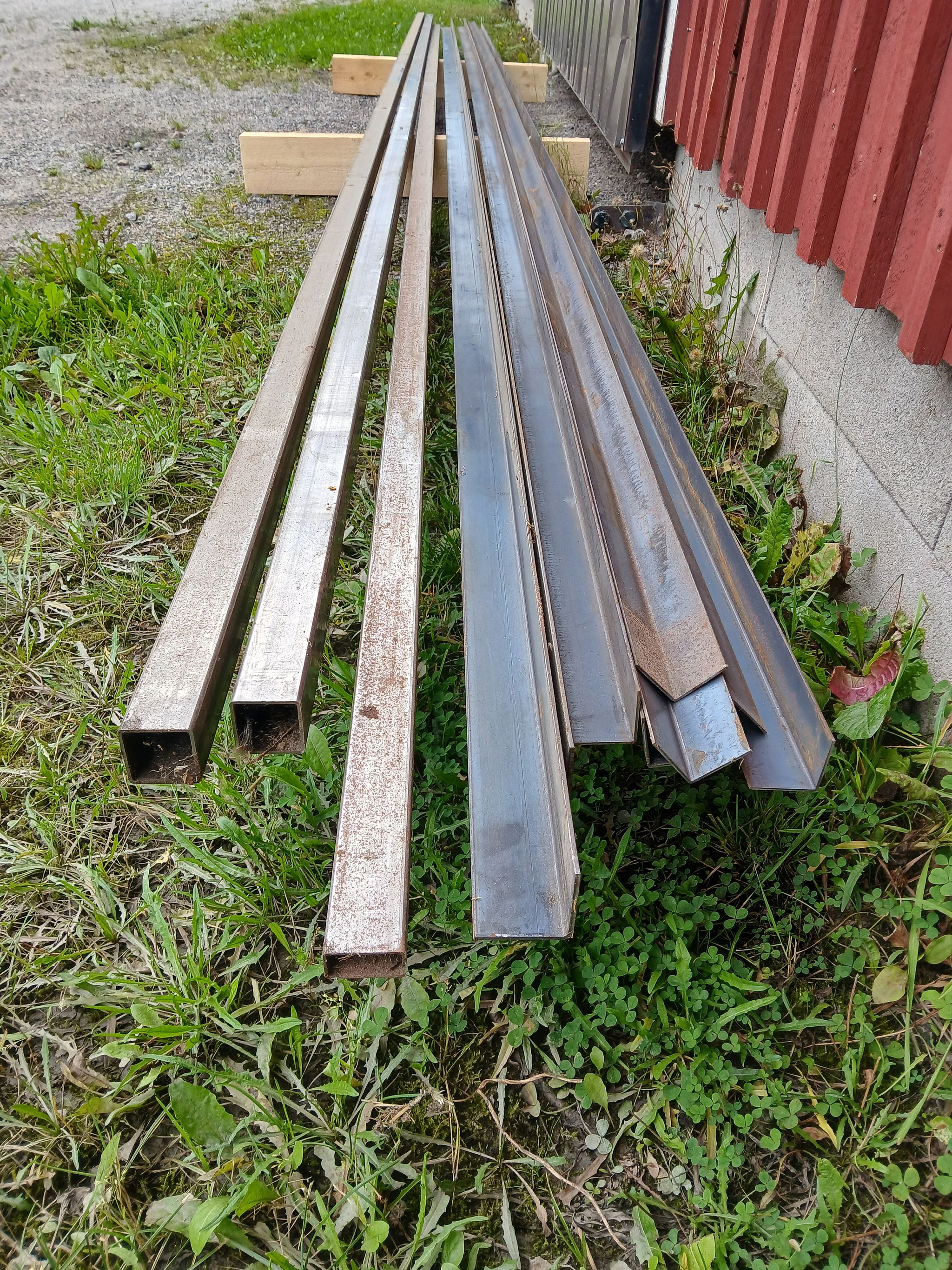 Image 1/8