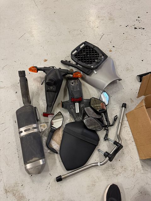 Image 8/17