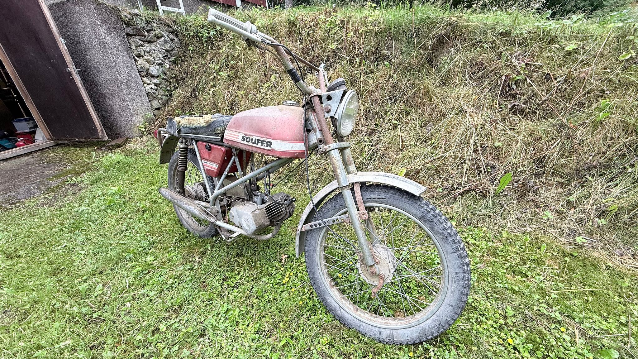 Image 1/8