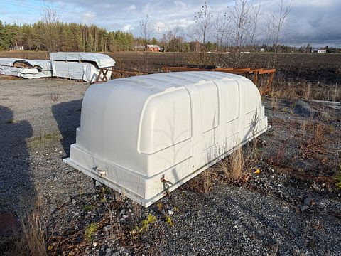 Image 2/5