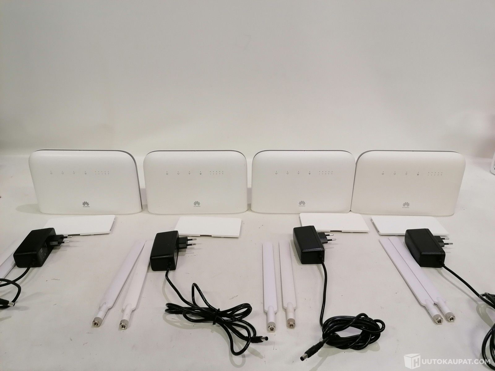 4 Kappaletta Huawei B715s-23C Reitittimiä, Riihimäki | Huutokaupat.com