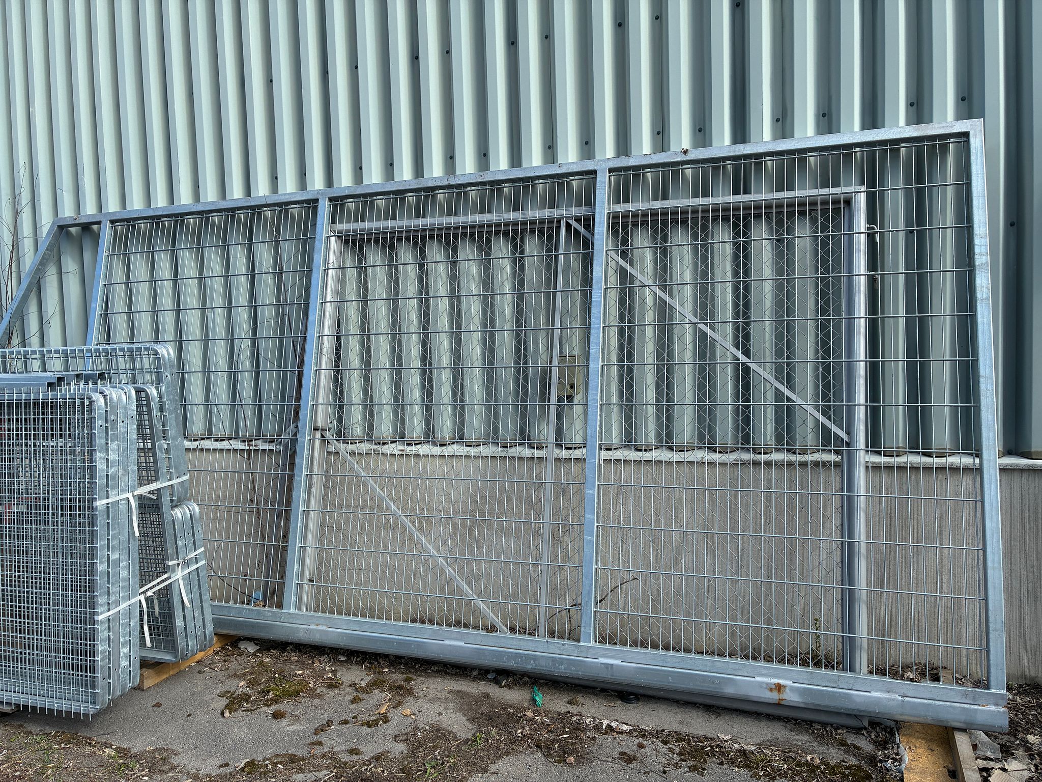 Image 1/2